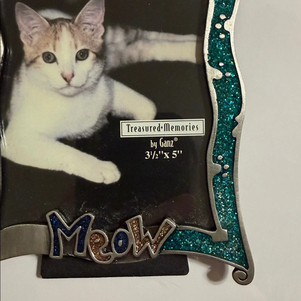 Vintage Treasure Memories GANZ Cat Frame with Silver and Teal Sparkling Accents